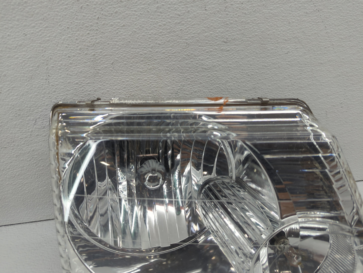 2002-2005 Ford Explorer Passenger Right Oem Head Light Headlight Lamp - Oemusedautoparts1.com