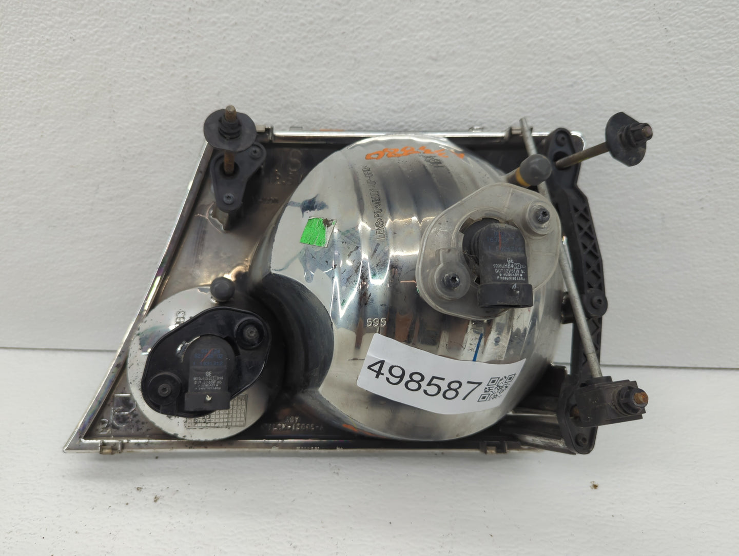 2002-2005 Ford Explorer Passenger Right Oem Head Light Headlight Lamp - Oemusedautoparts1.com