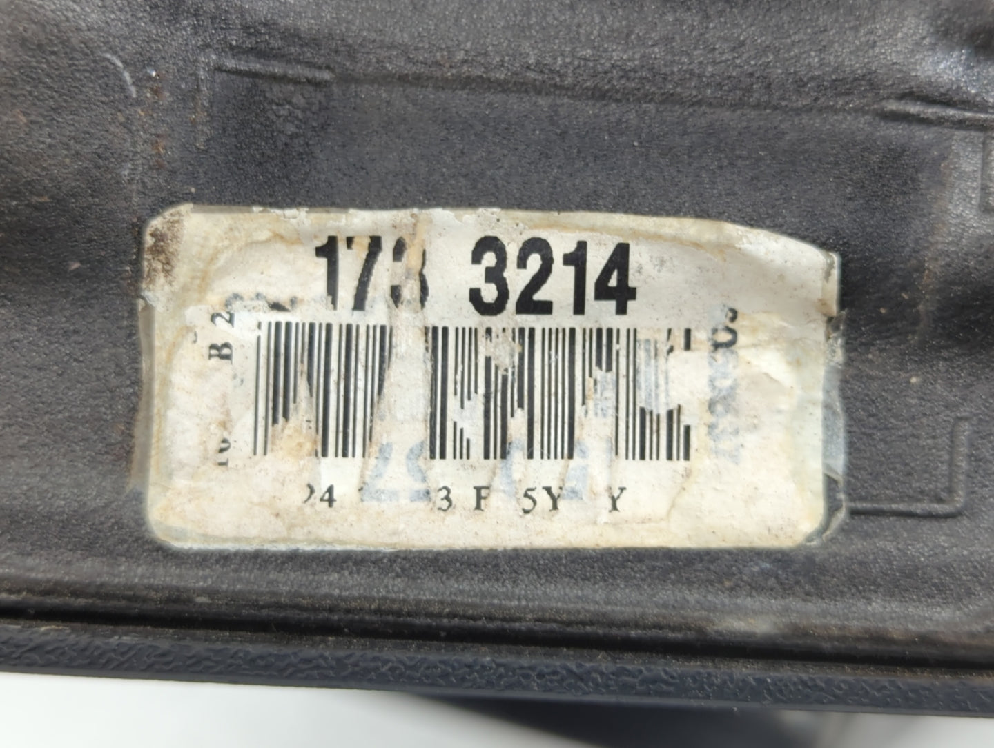 2002-2005 Ford Explorer Driver Side View Mirror - Left Door Mirror OEM Used - Oemusedautoparts1.com