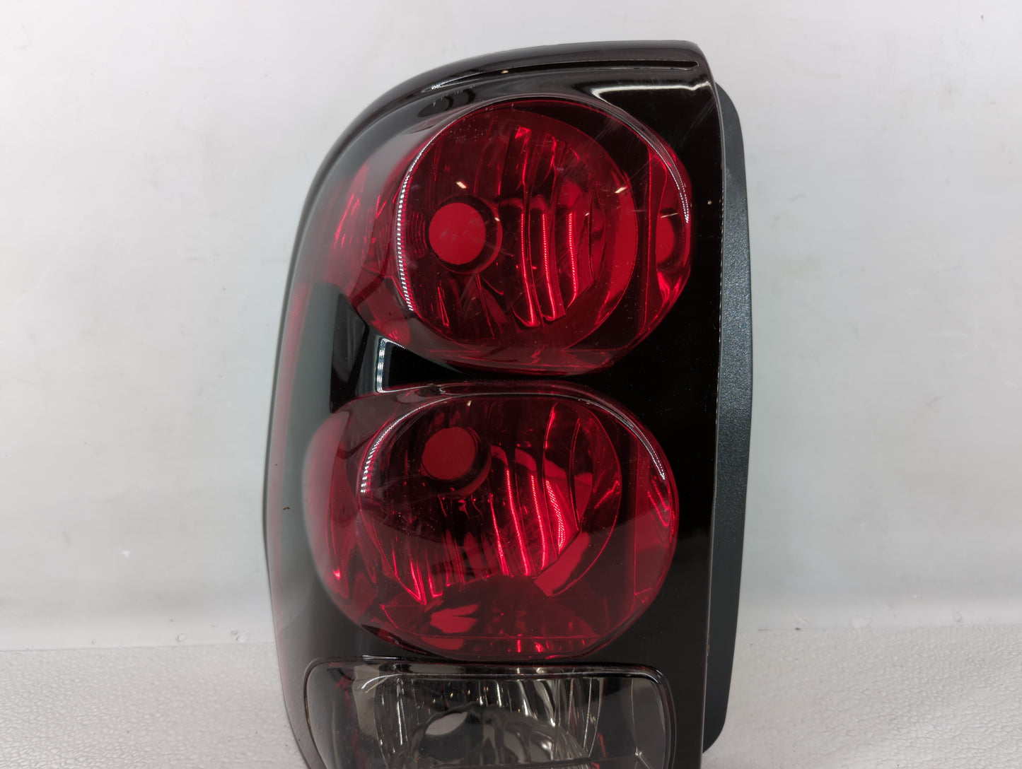 2001-2005 Ford Explorer Tail Light Assembly Driver Left OEM Fits Fits 2001 2002 2003 2004 2005 OEM Used Auto Parts - Oemused