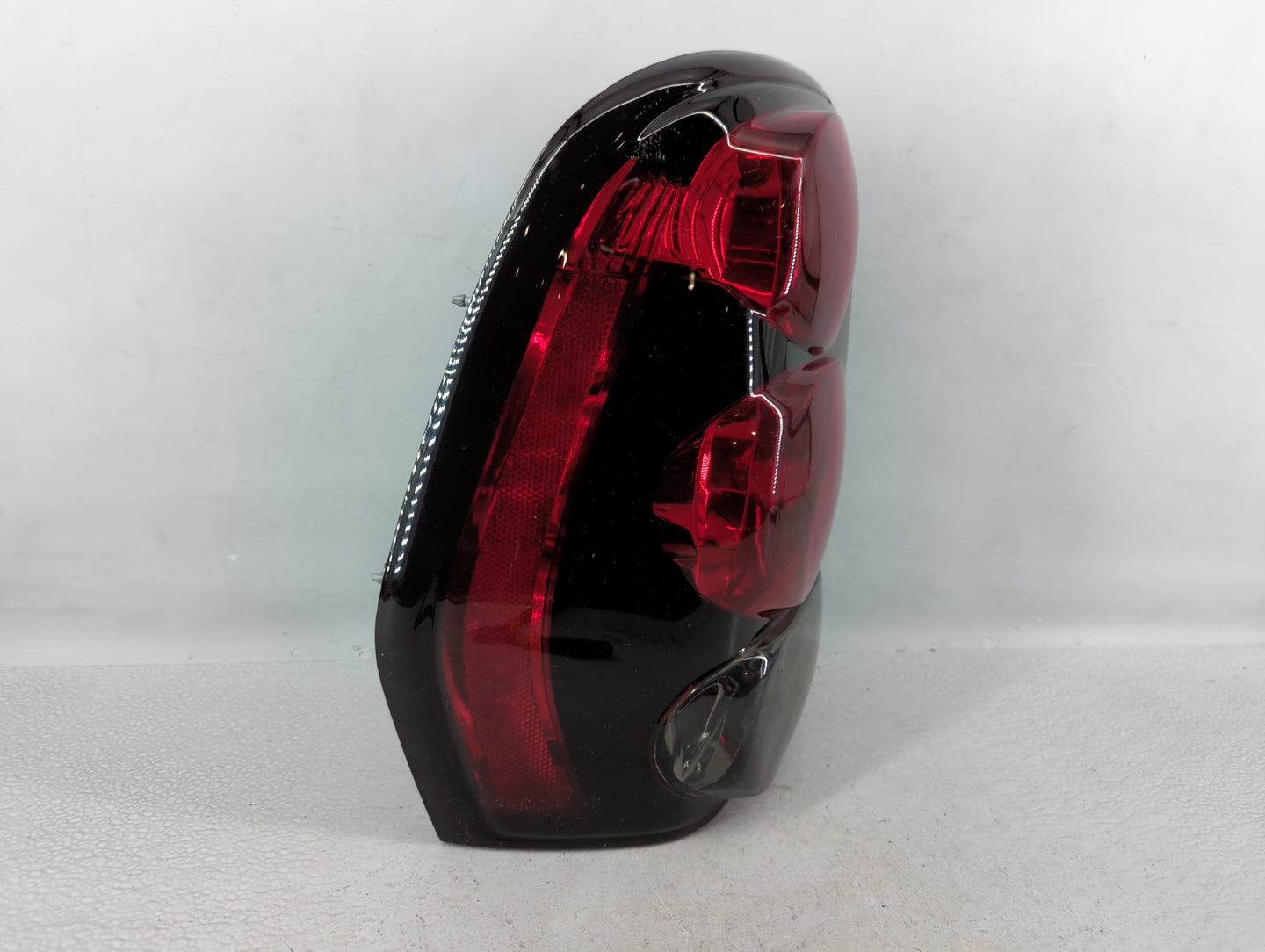 2001-2005 Ford Explorer Tail Light Assembly Driver Left OEM Fits Fits 2001 2002 2003 2004 2005 OEM Used Auto Parts - Oemused