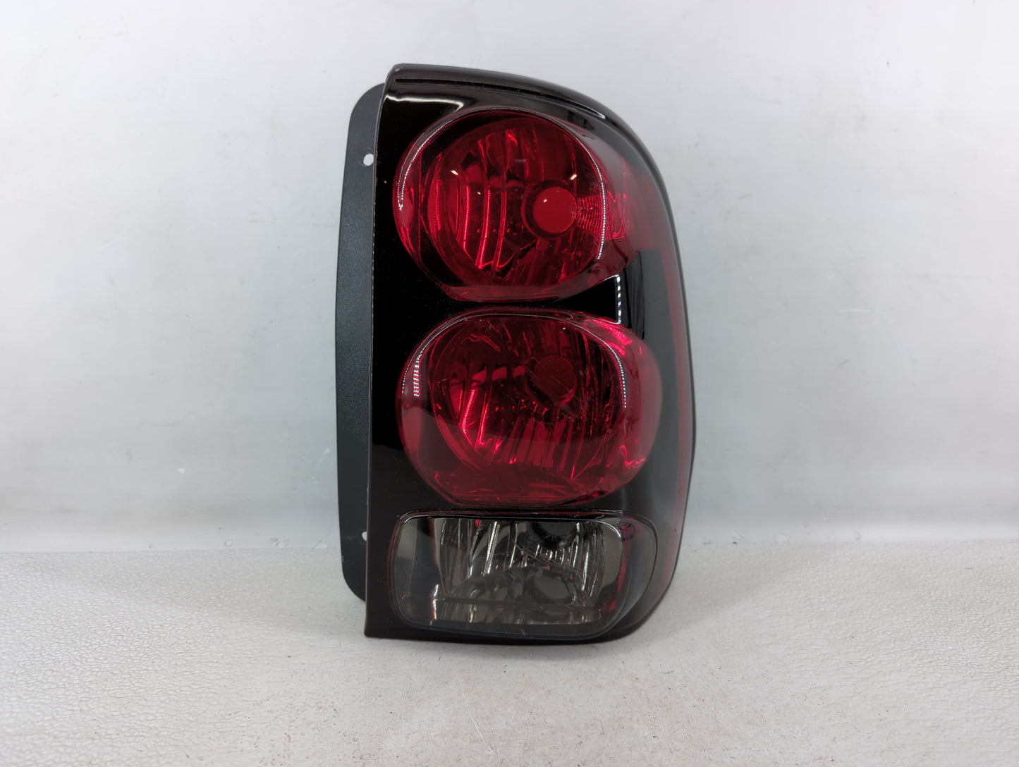 2001-2005 Ford Explorer Tail Light Assembly Passenger Right OEM Fits Fits 2001 2002 2003 2004 2005 OEM Used Auto Parts - Oem