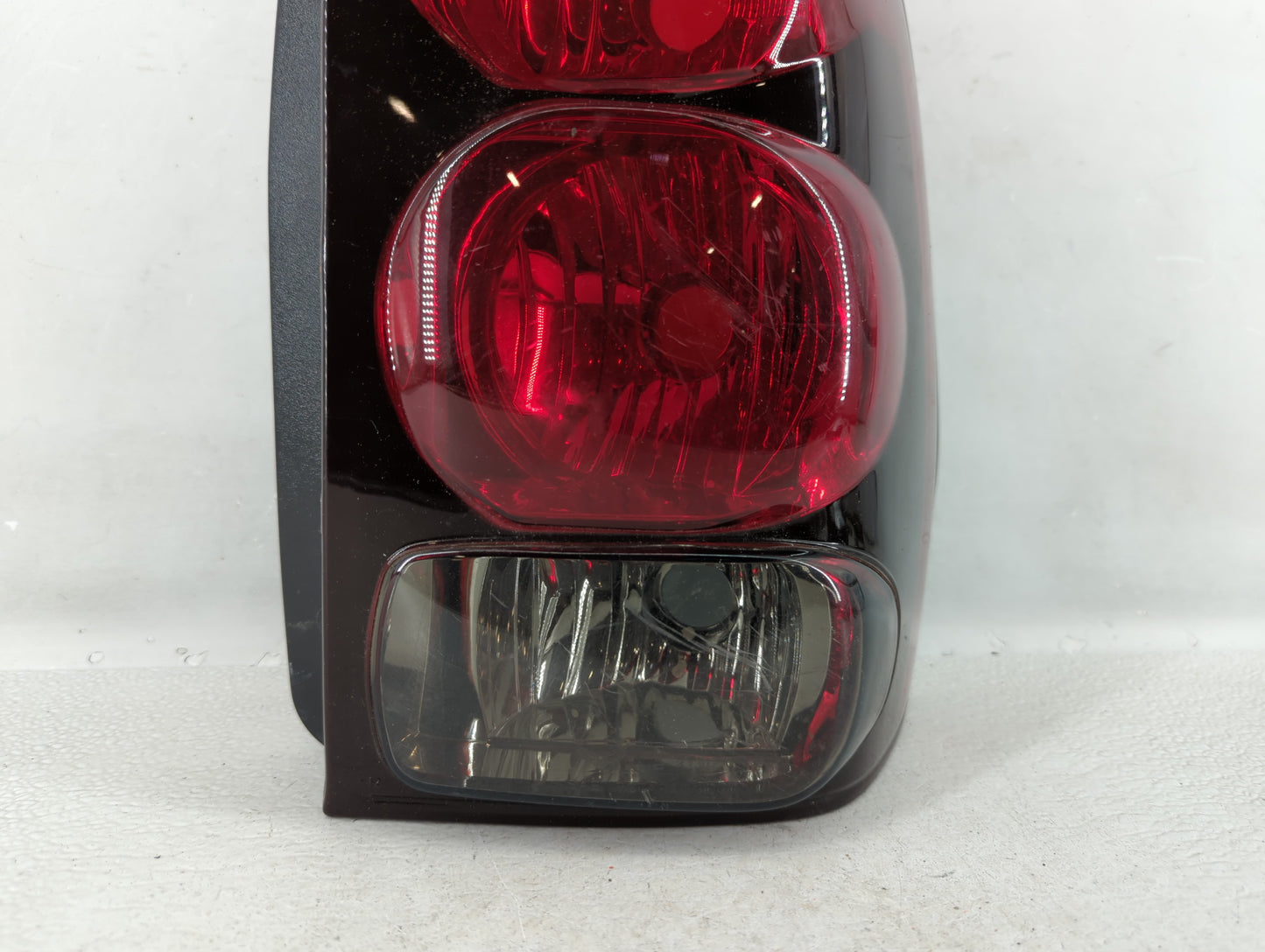 2001-2005 Ford Explorer Tail Light Assembly Passenger Right OEM Fits Fits 2001 2002 2003 2004 2005 OEM Used Auto Parts - Oem