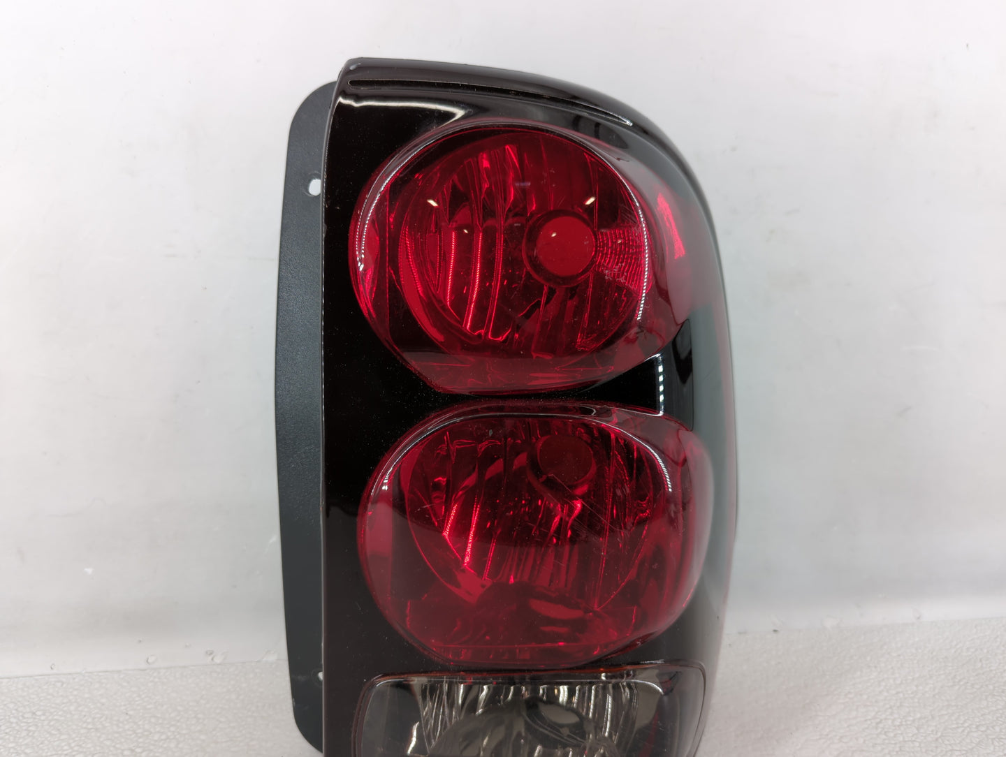 2001-2005 Ford Explorer Tail Light Assembly Passenger Right OEM Fits Fits 2001 2002 2003 2004 2005 OEM Used Auto Parts - Oem