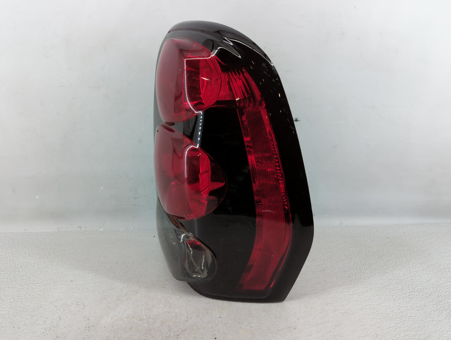 2001-2005 Ford Explorer Tail Light Assembly Passenger Right OEM Fits Fits 2001 2002 2003 2004 2005 OEM Used Auto Parts - Oem