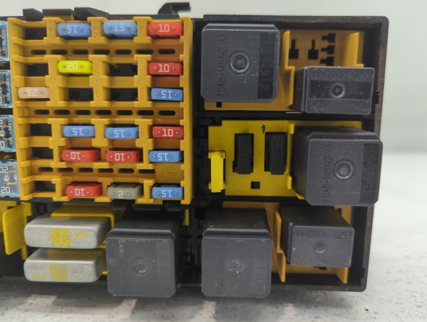 2001-2005 Ford Explorer Fusebox Fuse Box Panel Relay Module P/N:ZL5T-14A075-AA UTA 90188 Fits Fits 2001 2002 2003 2004 2005 