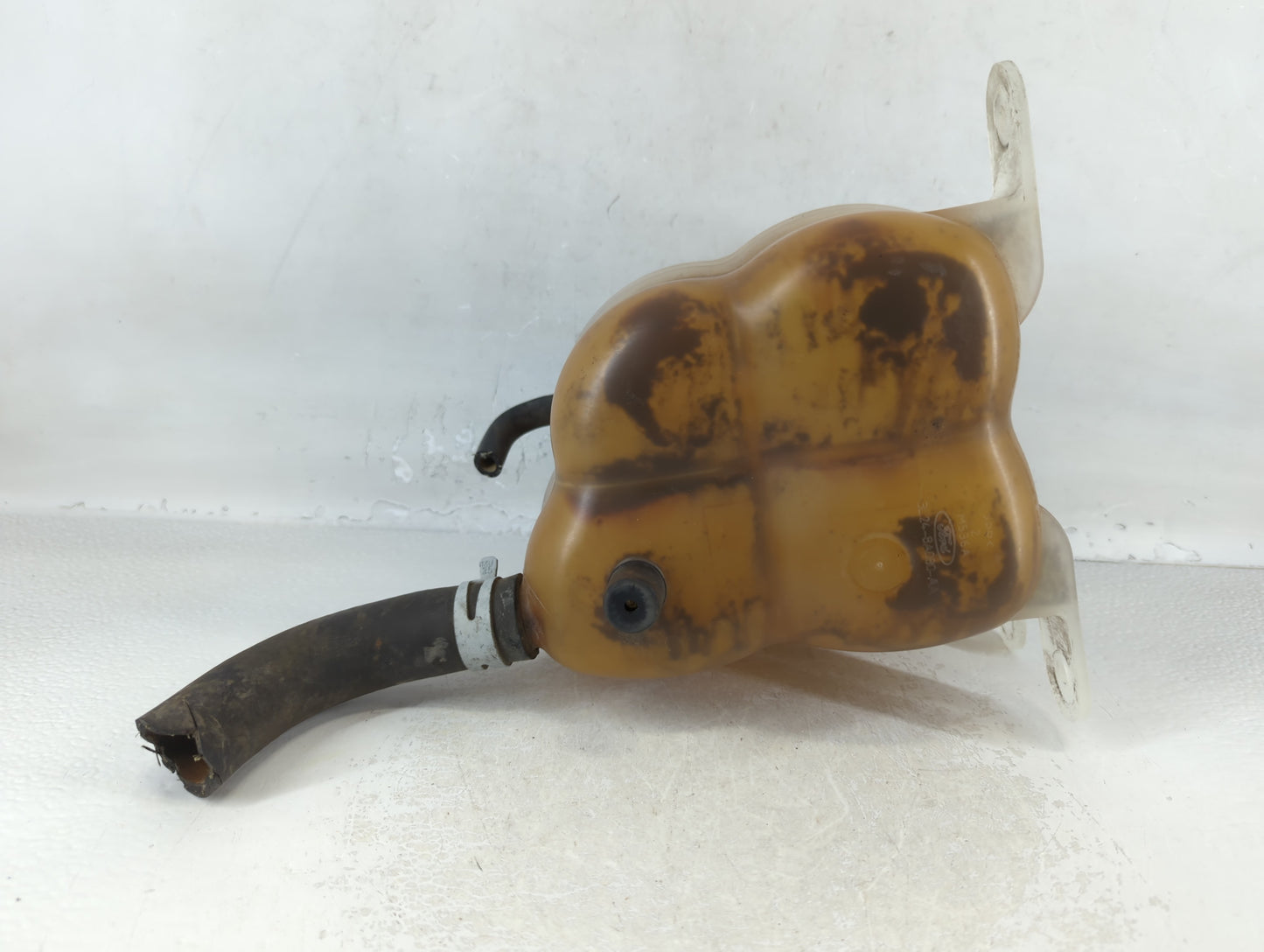 2002-2005 Ford Explorer Windshield Washer Fluid Reservoir Bottle Oem - Oemusedautoparts1.com
