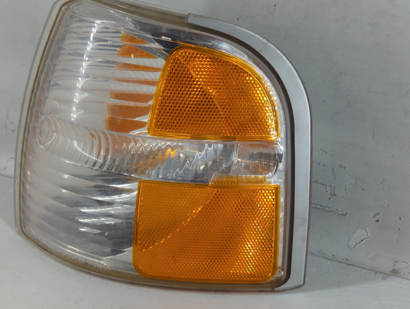 2004-2005 Ford Explorer Driver Left Oem Front Light Lamp - Oemusedautoparts1.com