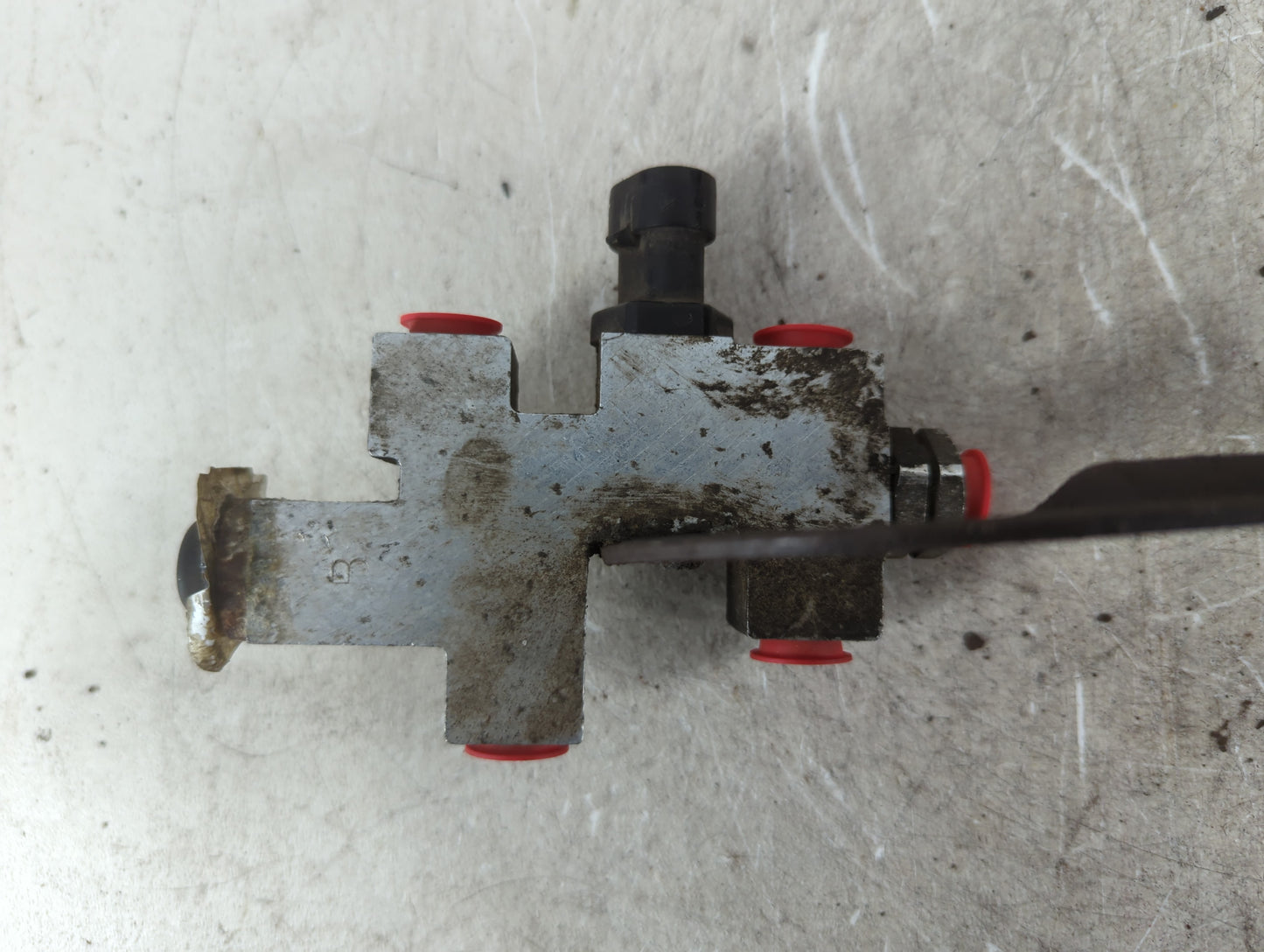 2005 Ford Explorer Brake Proportioning Valve - Oemusedautoparts1.com