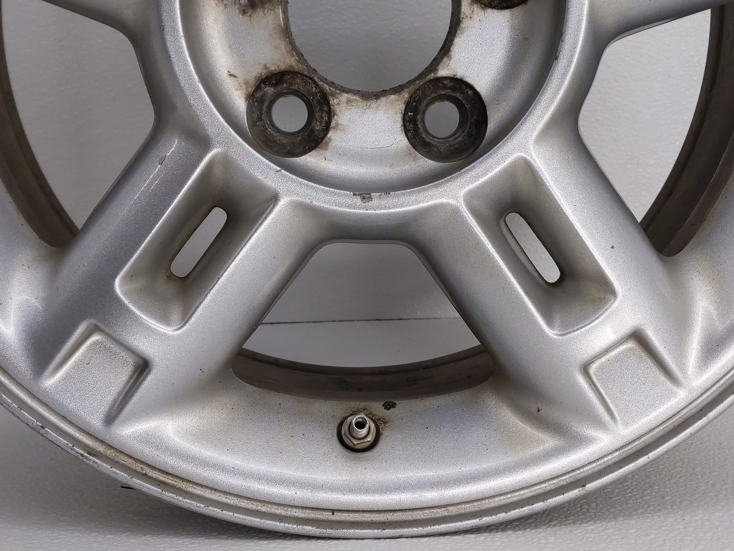 2004-2005 Ford Explorer Oem Wheel Rim 781592 - Oemusedautoparts1.com