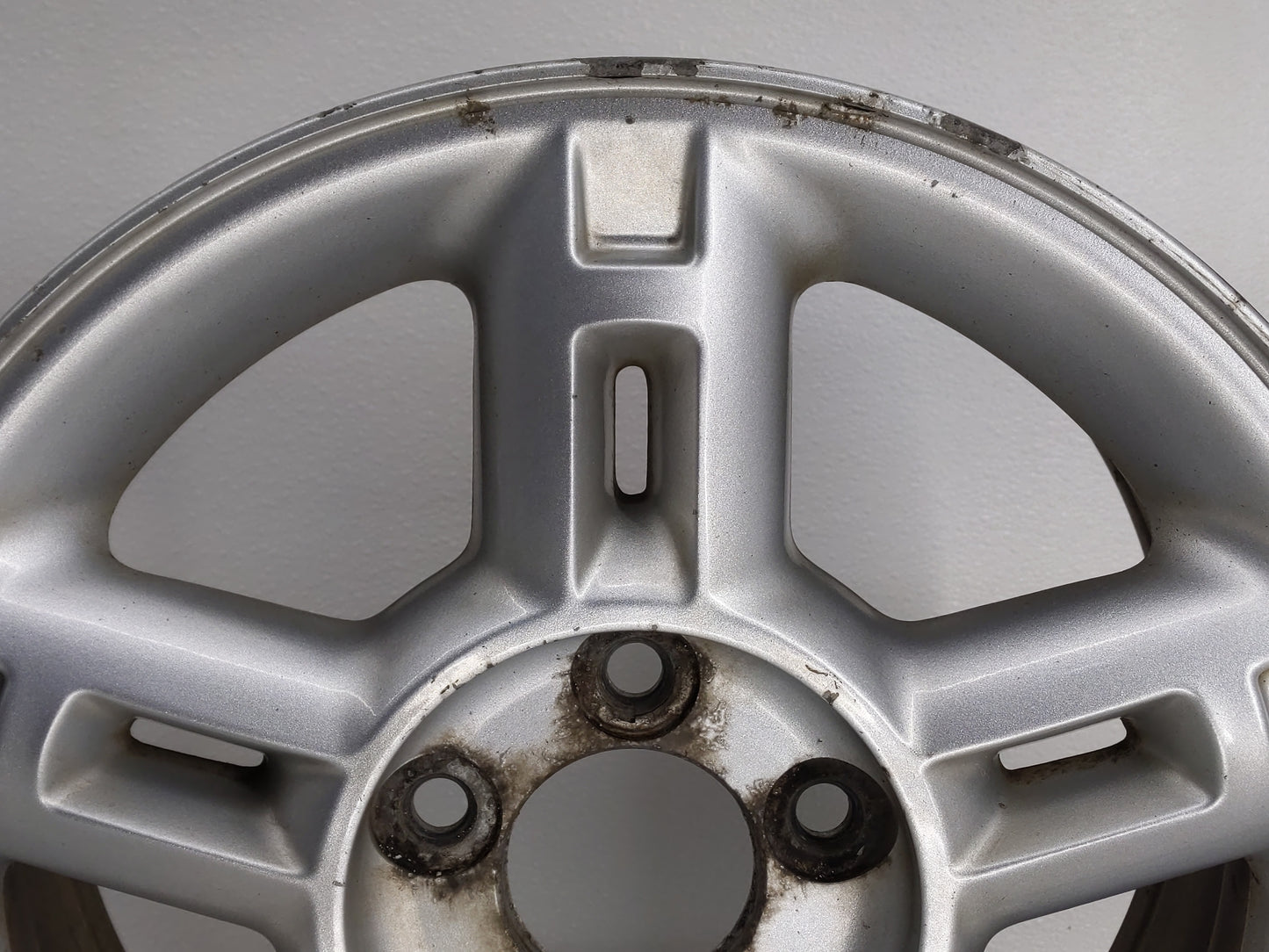 2004-2005 Ford Explorer Oem Wheel Rim 781592 - Oemusedautoparts1.com