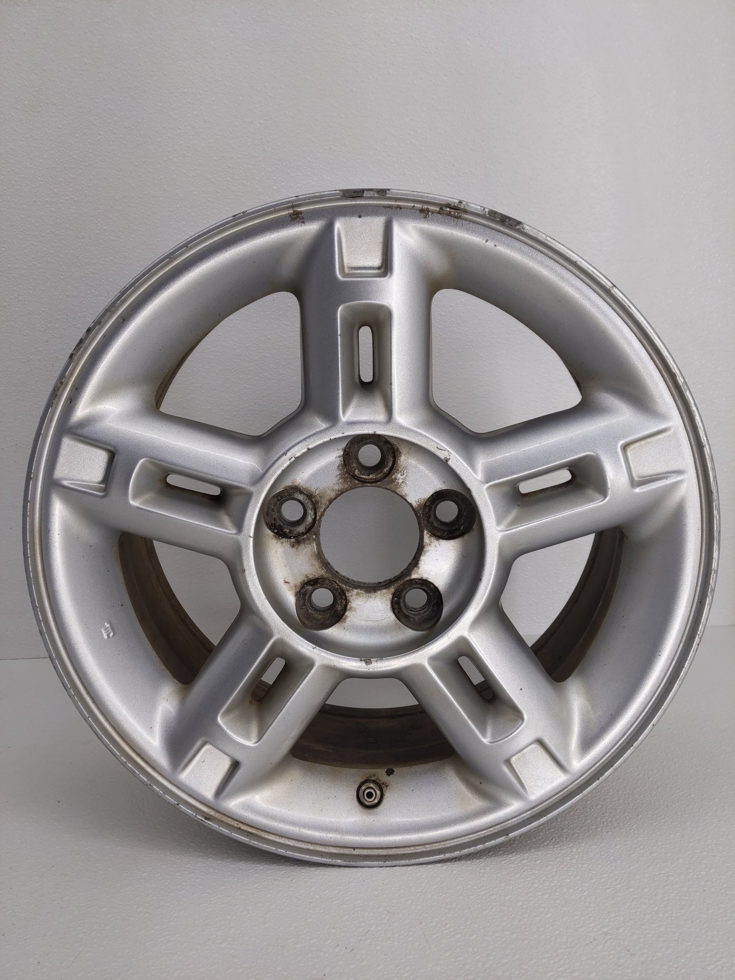 2004-2005 Ford Explorer Oem Wheel Rim 781592 - Oemusedautoparts1.com