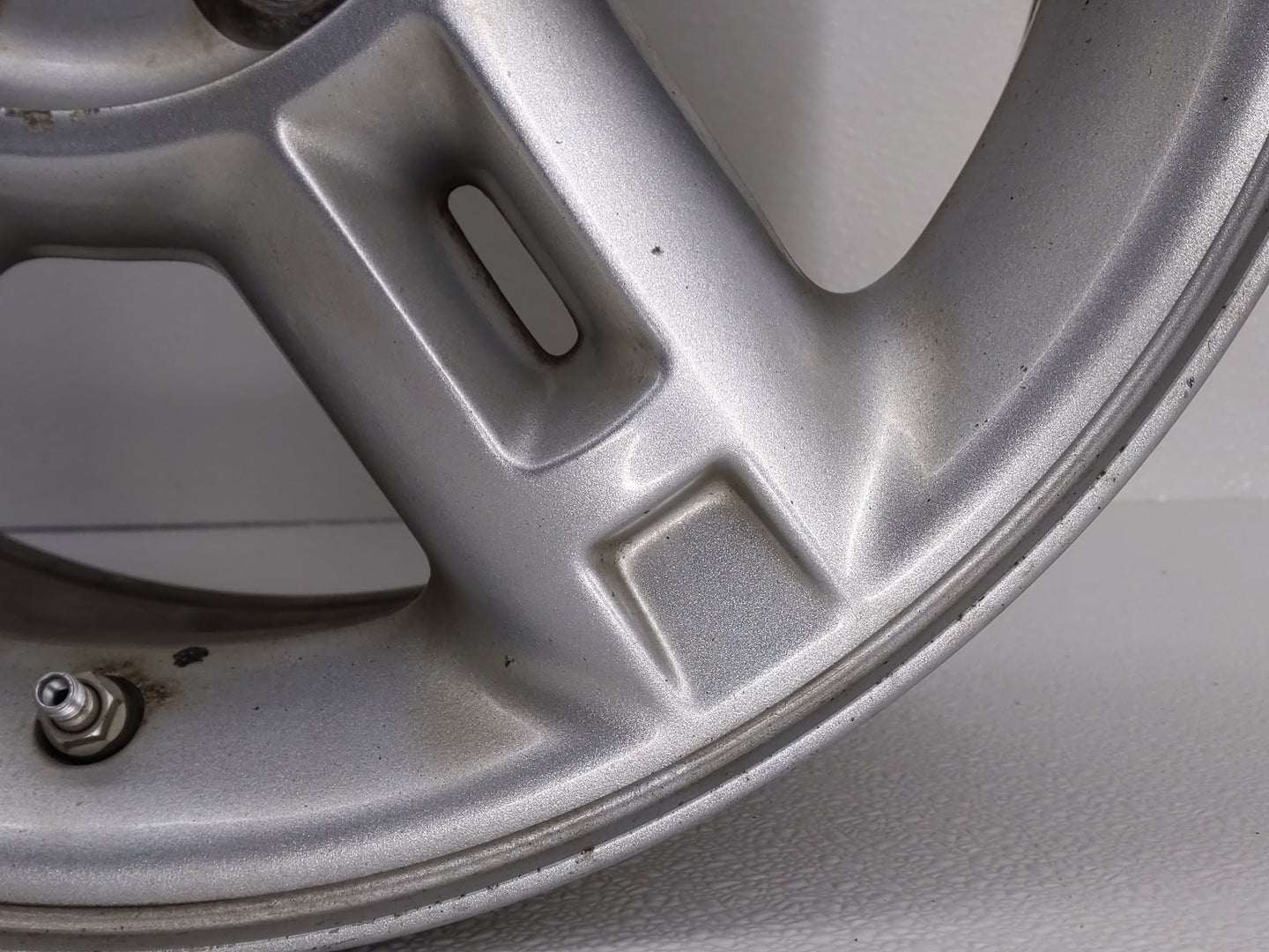 2004-2005 Ford Explorer Oem Wheel Rim 781592 - Oemusedautoparts1.com