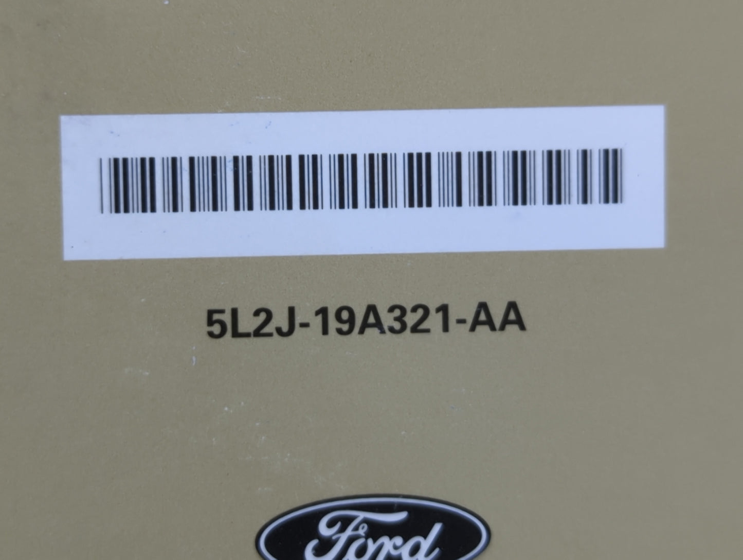 2005 Ford Explorer Owners Manual Book Guide P/N:5L2J-19A321-AA OEM Used Auto Parts - Oemusedautoparts1.com