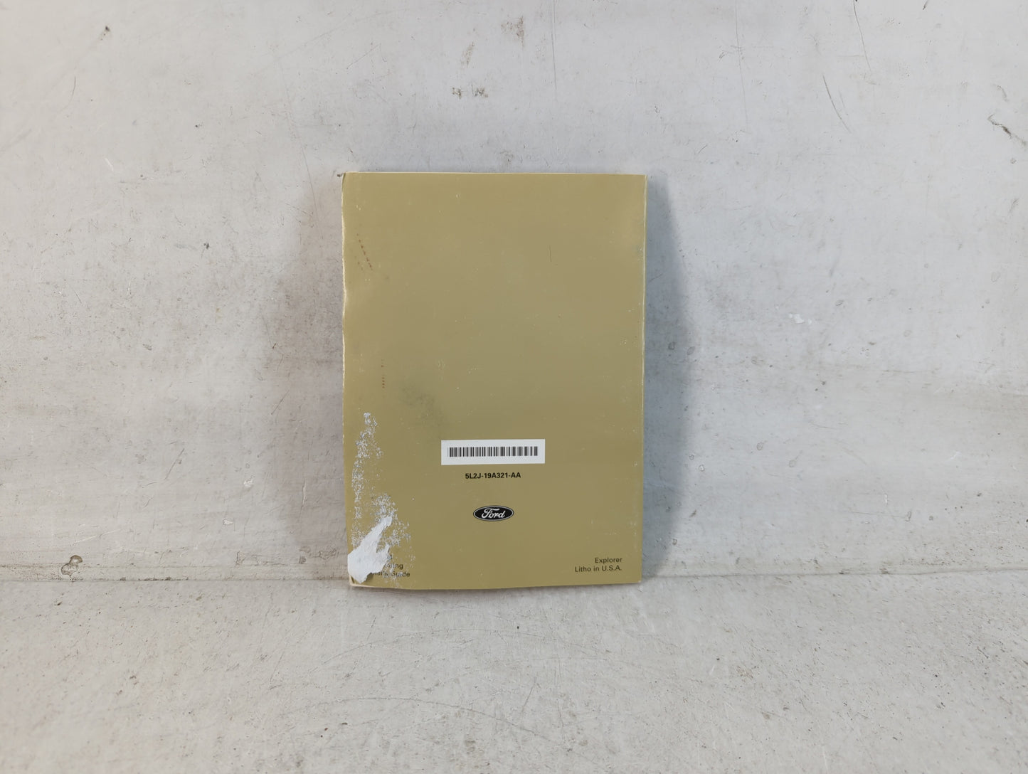 2005 Ford Explorer Owners Manual Book Guide P/N:5L2J-19A321-AA OEM Used Auto Parts - Oemusedautoparts1.com