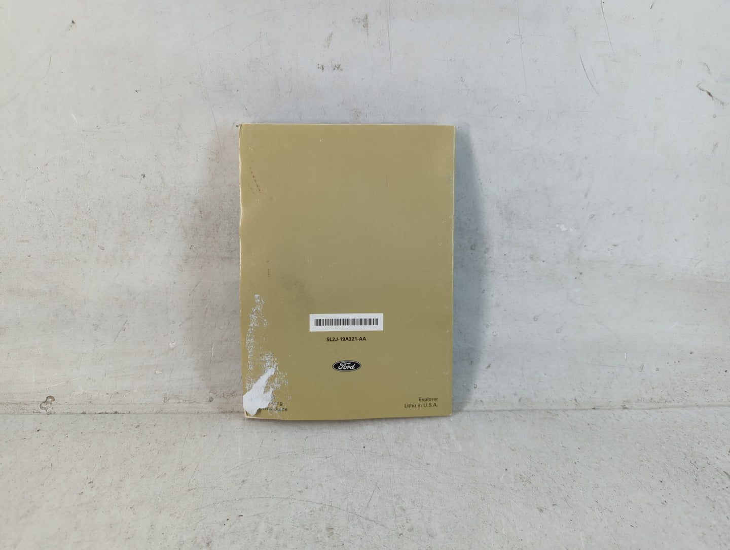 2005 Ford Explorer Owners Manual Book Guide P/N:5L2J-19A321-AA OEM Used Auto Parts - Oemusedautoparts1.com