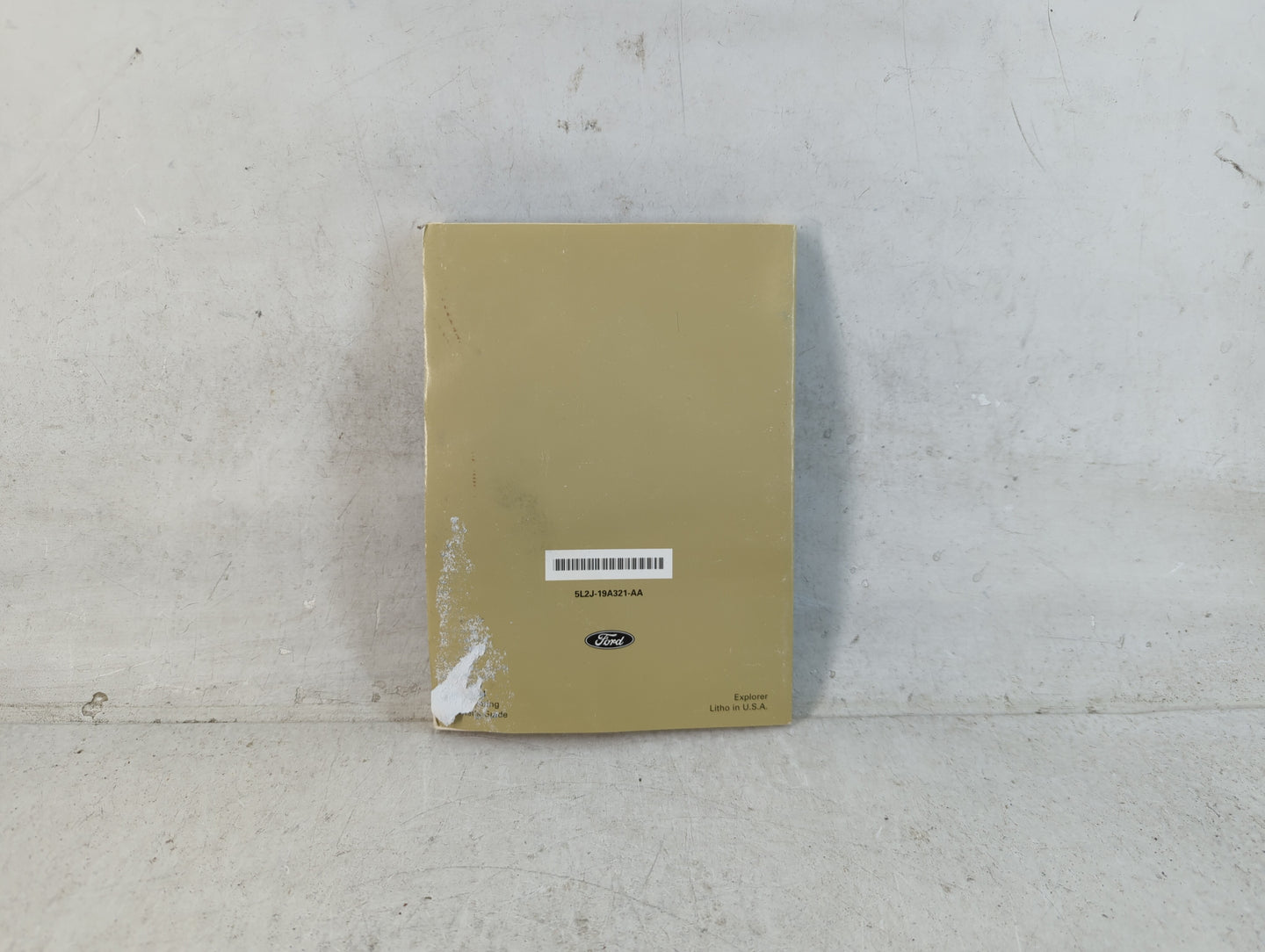 2005 Ford Explorer Owners Manual Book Guide P/N:5L2J-19A321-AA OEM Used Auto Parts - Oemusedautoparts1.com