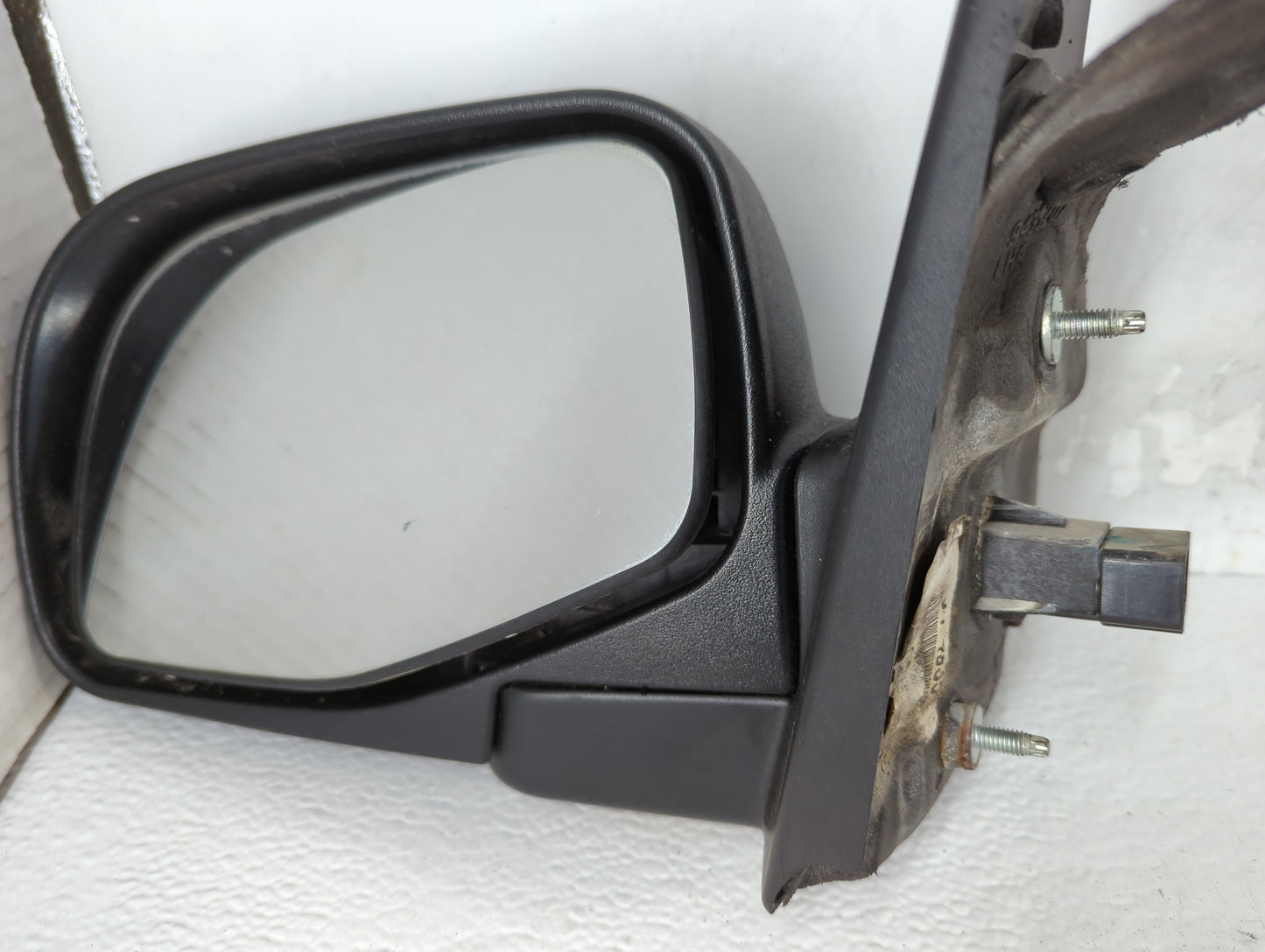 2002-2005 Ford Explorer Driver Side View Mirror - Left Door Mirror OEM Used - Oemusedautoparts1.com