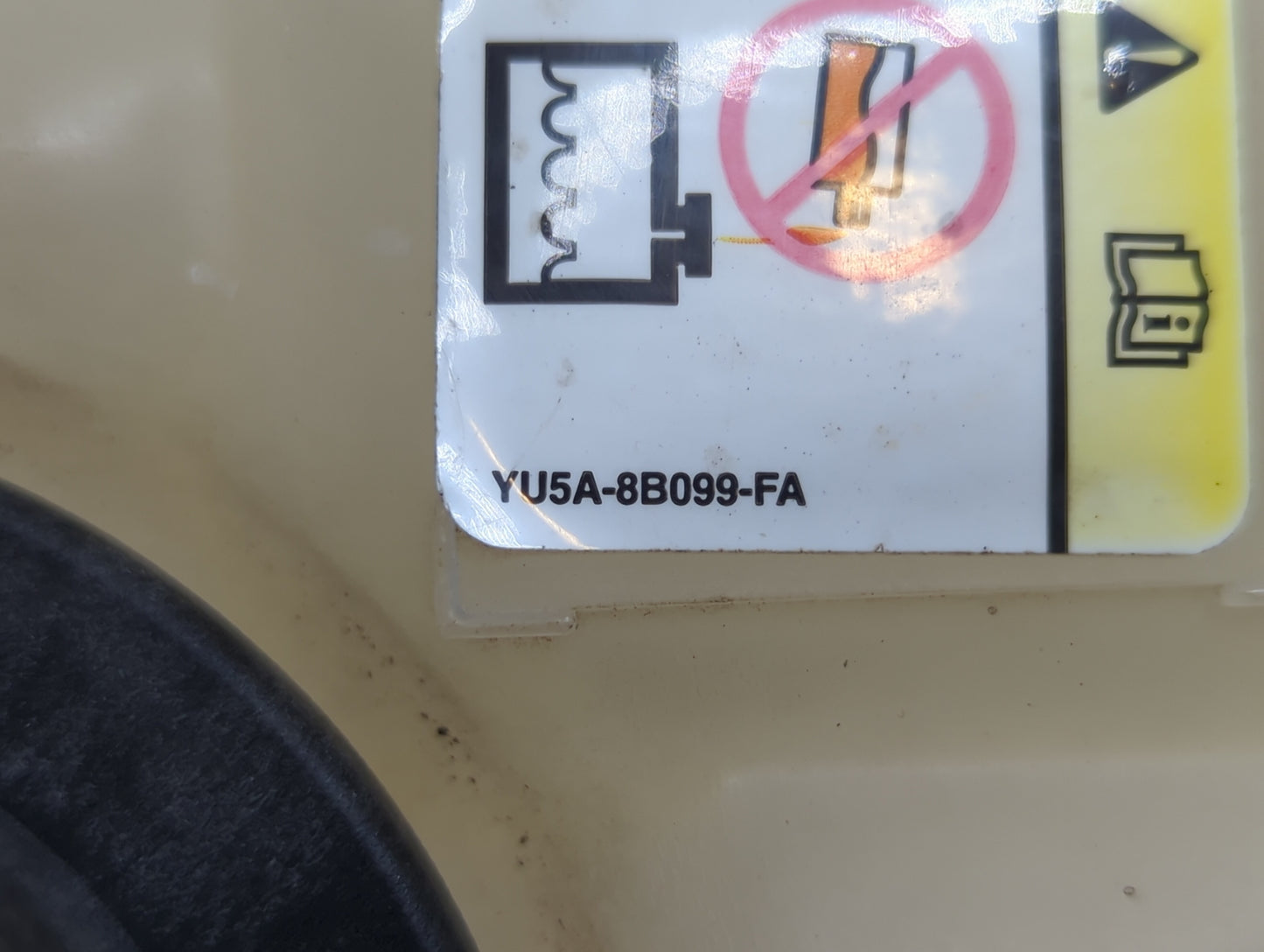 2002-2005 Ford Explorer Radiator Coolant Overflow Expansion Tank Bottle - Oemusedautoparts1.com