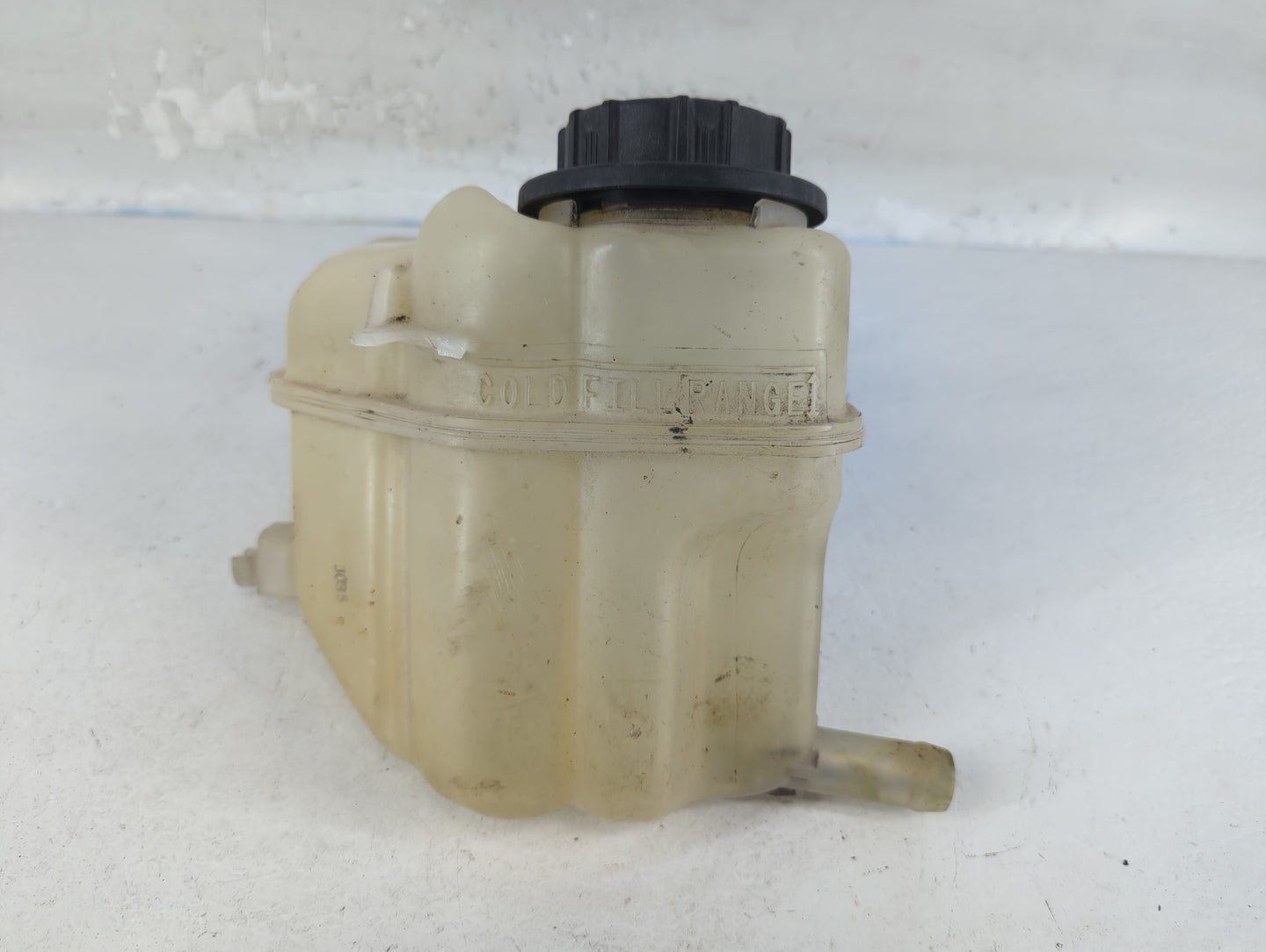 2002-2005 Ford Explorer Radiator Coolant Overflow Expansion Tank Bottle - Oemusedautoparts1.com