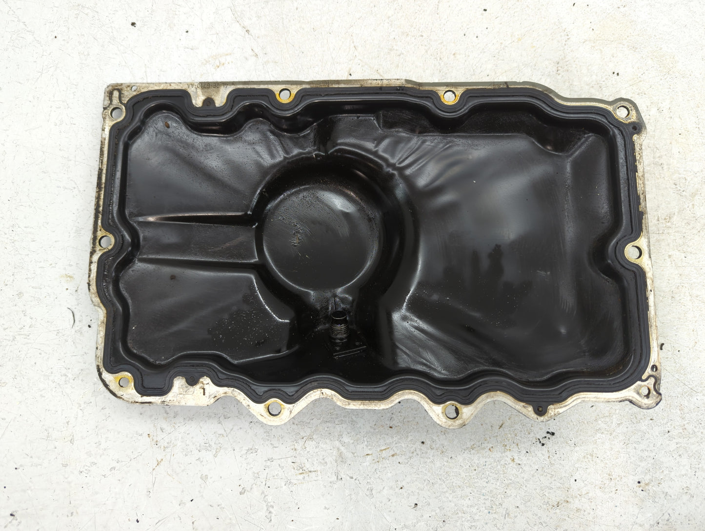 2001-2010 Ford Explorer Engine Oil Pan P/N:5L2E-6675-AA Fits Fits 2001 2002 2003 2004 2005 2006 2007 2008 2009 2010 2011 OEM
