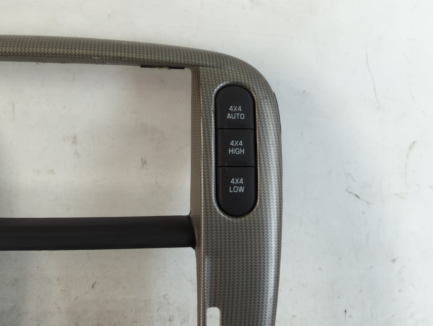 2005 Ford Explorer Information Radio Display Screen Bezel Vents - Oemusedautoparts1.com