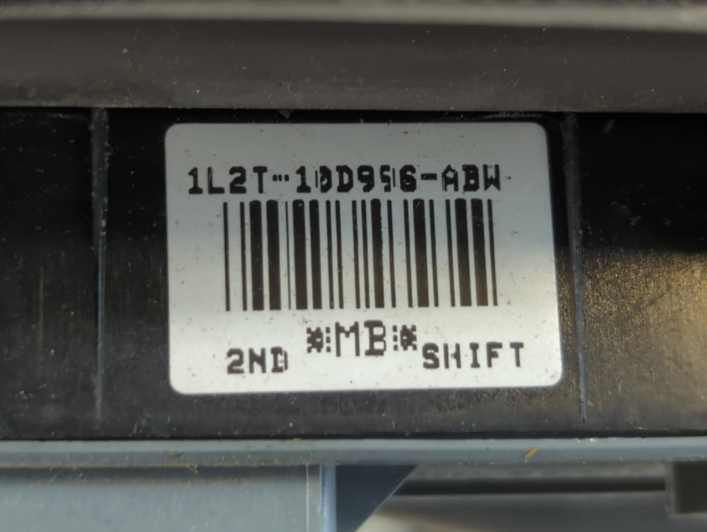 2005 Ford Explorer Information Radio Display Screen Bezel Vents - Oemusedautoparts1.com
