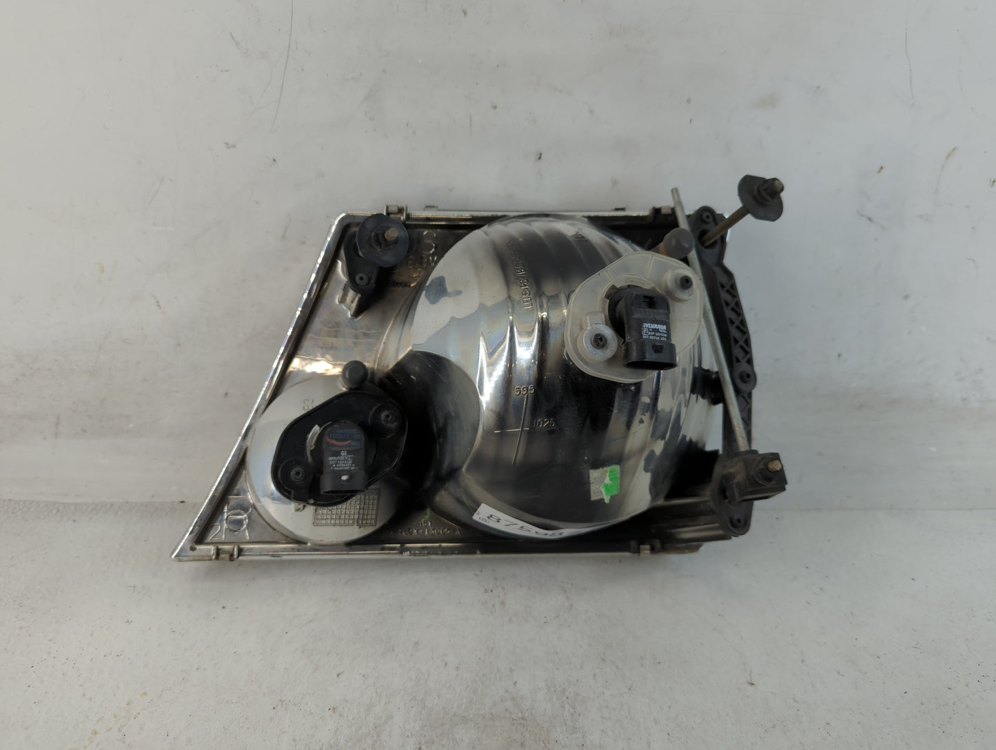 2002-2005 Ford Explorer Passenger Right Oem Head Light Headlight Lamp - Oemusedautoparts1.com