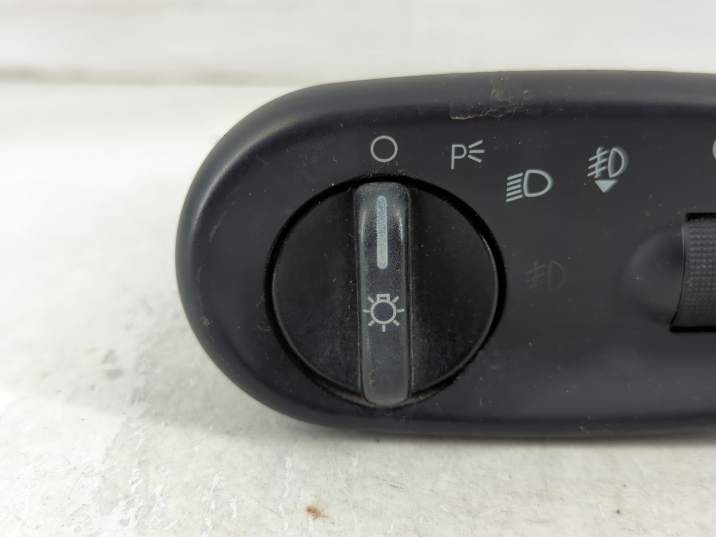 2005 Ford Explorer Headlight Head Light Switch Lamp Control 041018c - Oemusedautoparts1.com