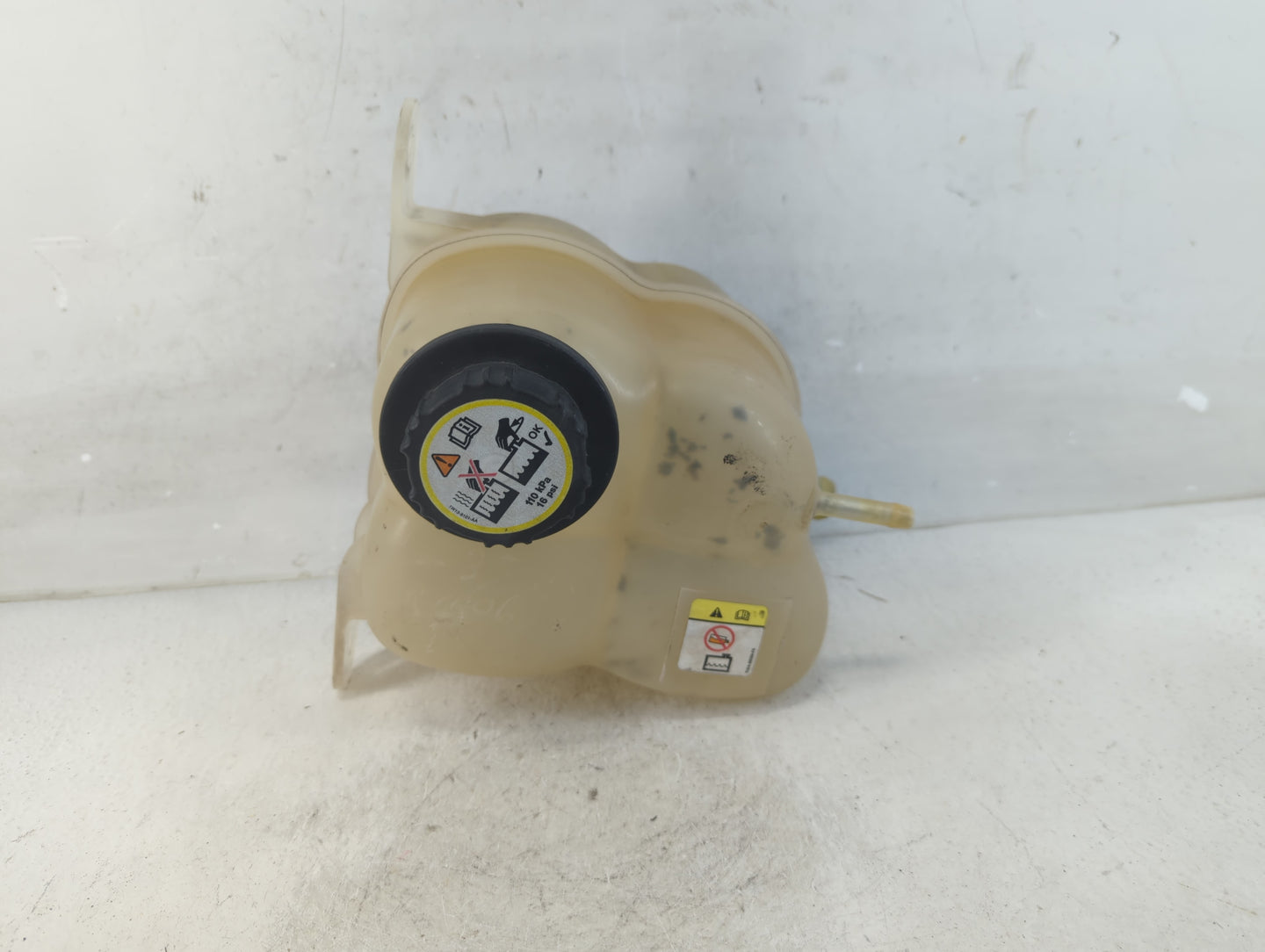2002-2005 Ford Explorer Radiator Coolant Overflow Expansion Tank Bottle - Oemusedautoparts1.com