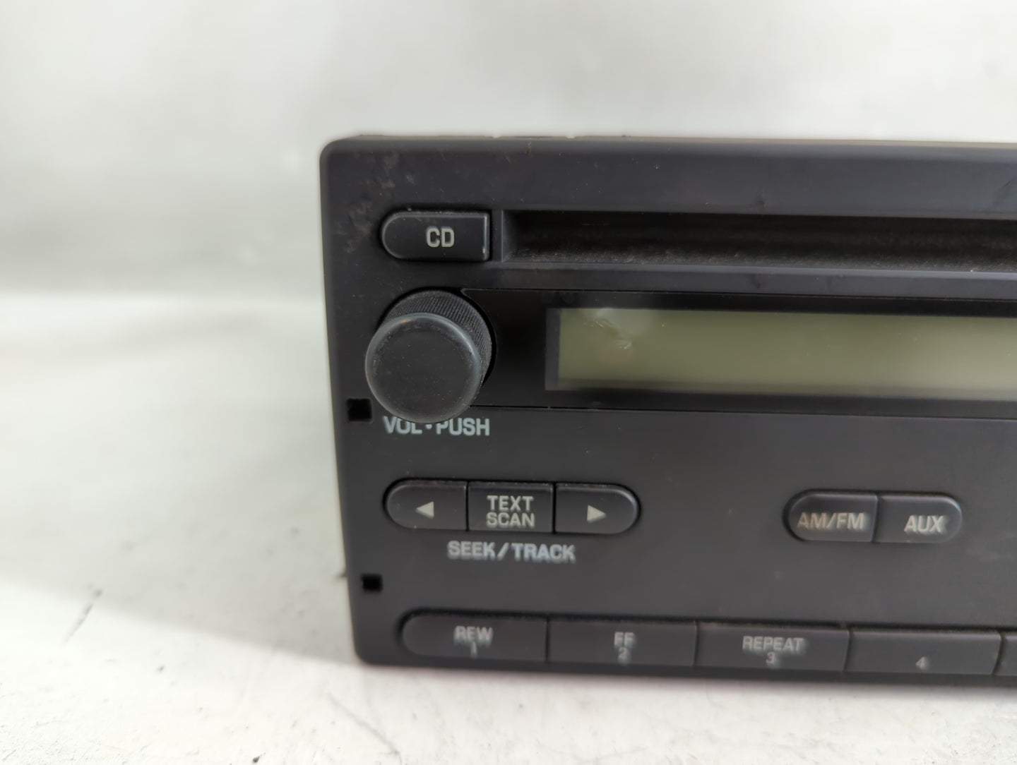 2005 Ford Explorer Sport Trac Radio AM FM Cd Player Receiver Replacement P/N:7L5T-18C869-AC Fits OEM Used Auto Parts - Oemus