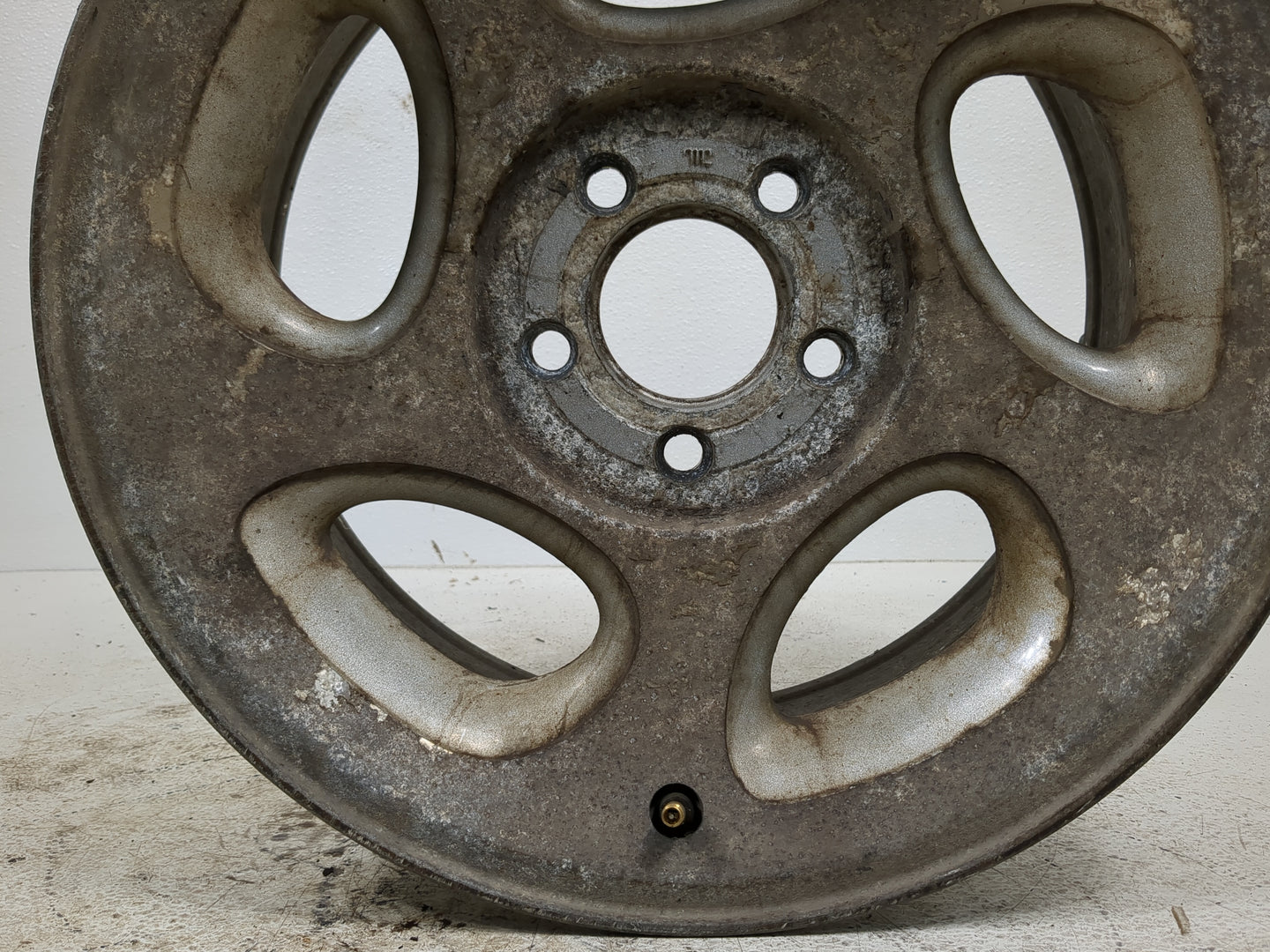 2001-2005 Ford Explorer Sport Trac Oem Wheel Rim - Oemusedautoparts1.com