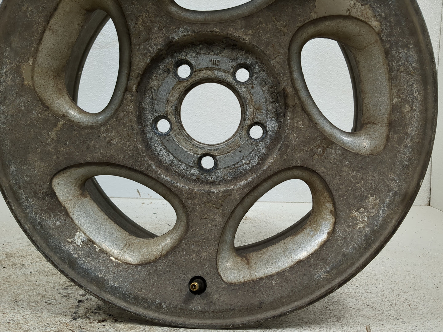 2001-2005 Ford Explorer Sport Trac Oem Wheel Rim - Oemusedautoparts1.com