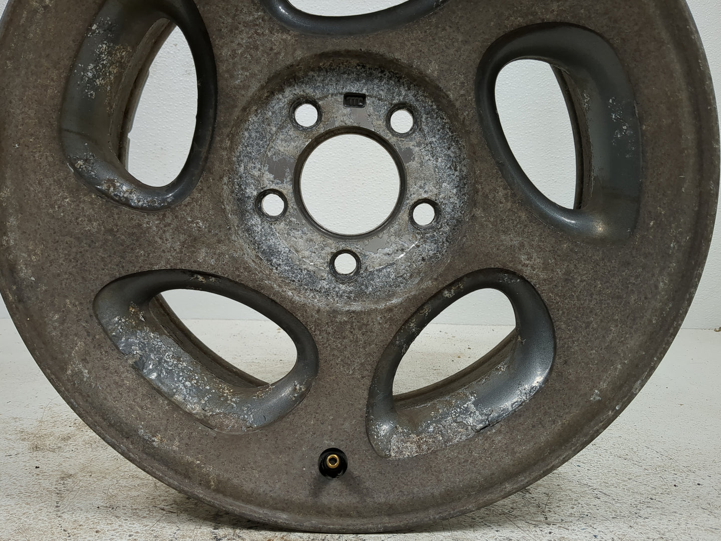 2001-2005 Ford Explorer Sport Trac Oem Wheel Rim - Oemusedautoparts1.com