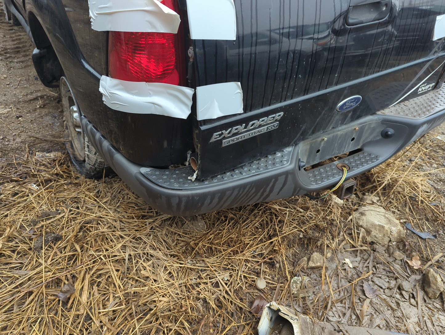 2004-2005 Ford Explorer Sport Trac Rear Bumper Assembly Oem - Oemusedautoparts1.com