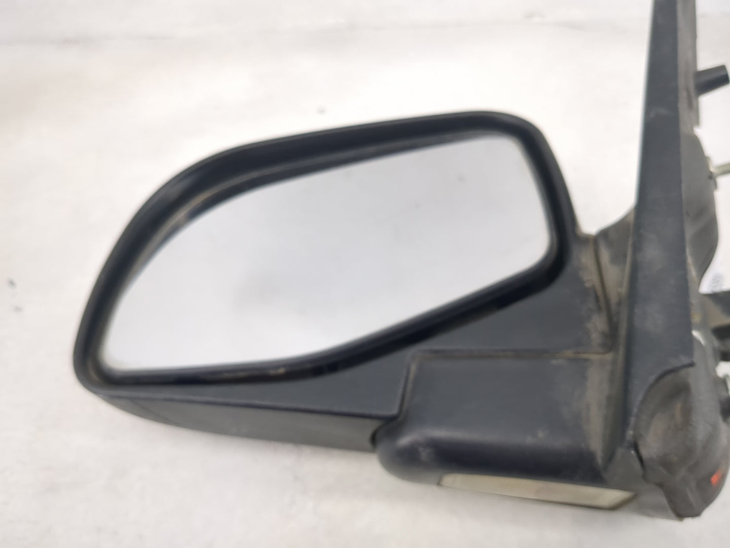 2005 Ford Explorer Sport Trac Driver Side View Mirror - Left Door Mirror OEM Used - Oemusedautoparts1.com