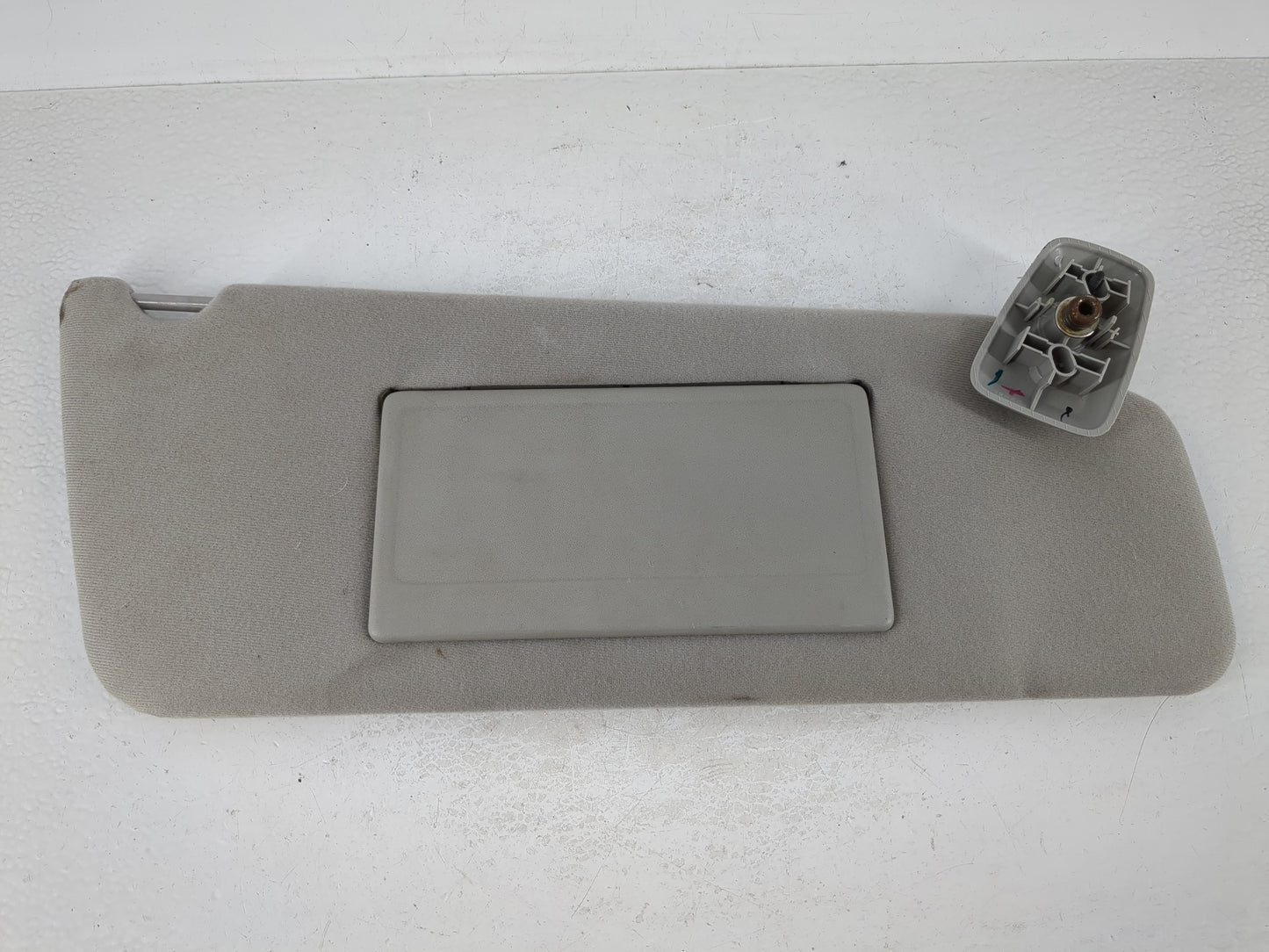 2004-2008 Ford F-150 Sun Visor Shade Replacement Passenger Right Mirror Fits Fits 2004 2005 2006 2007 2008 OEM Used Auto Par
