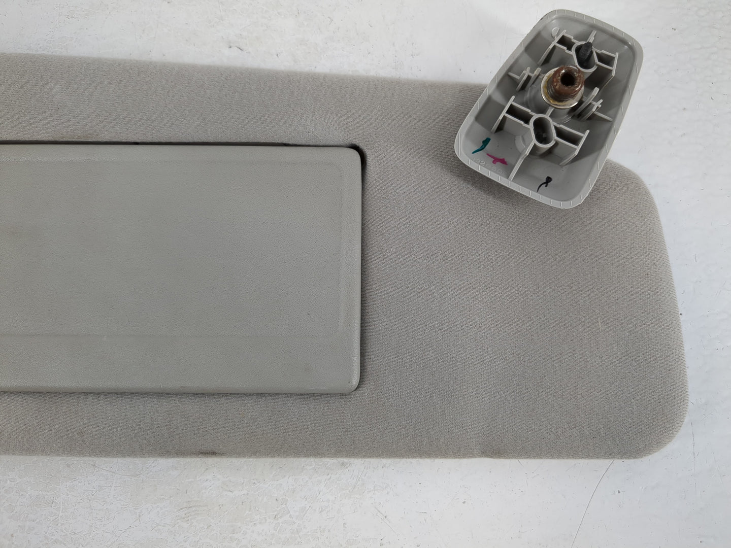 2004-2008 Ford F-150 Sun Visor Shade Replacement Passenger Right Mirror Fits Fits 2004 2005 2006 2007 2008 OEM Used Auto Par