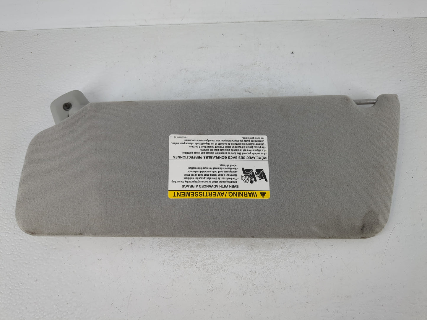 2004-2008 Ford F-150 Sun Visor Shade Replacement Passenger Right Mirror Fits Fits 2004 2005 2006 2007 2008 OEM Used Auto Par
