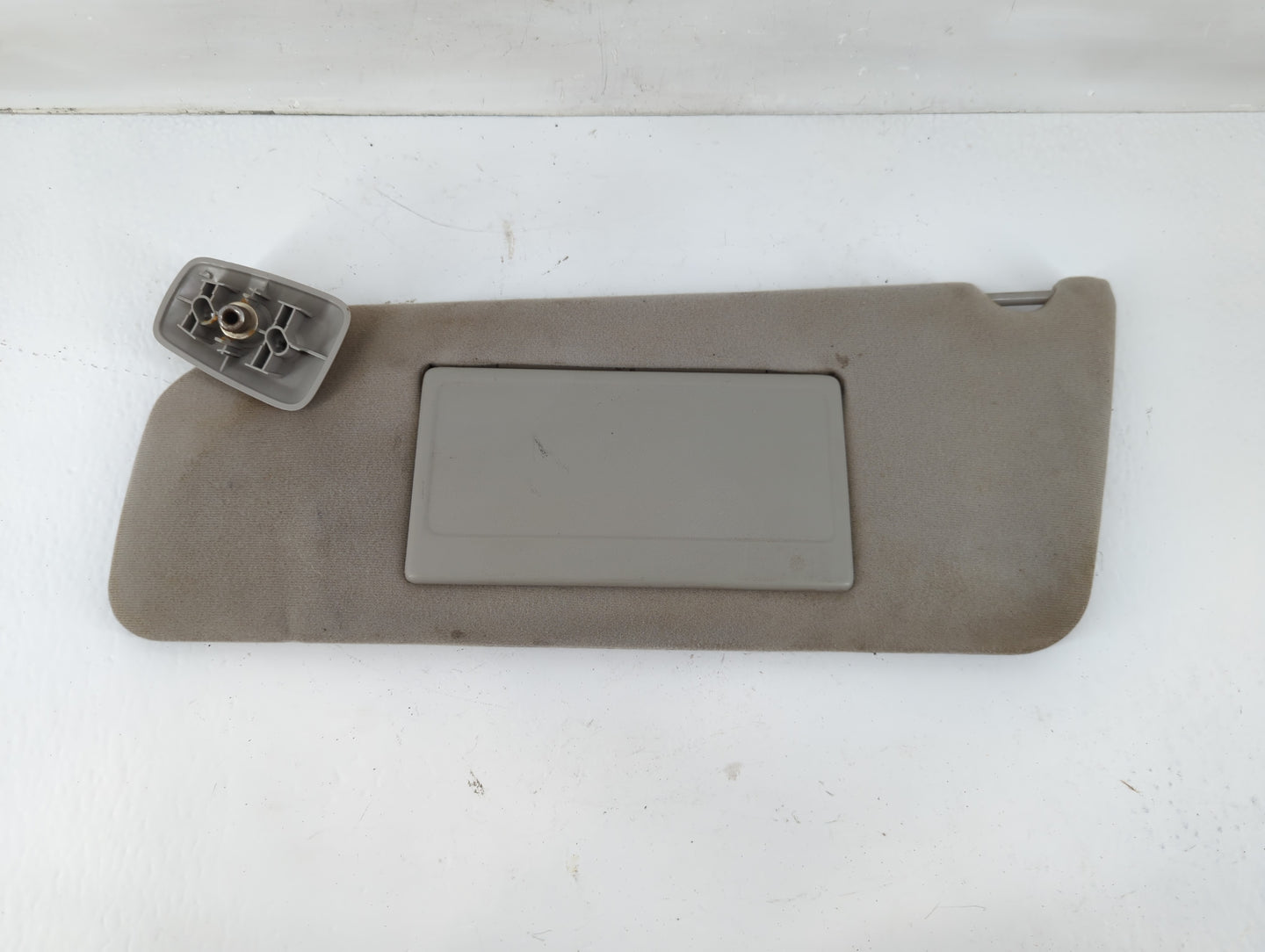 2004-2008 Ford F-150 Sun Visor Shade Replacement Passenger Right Mirror Fits Fits 2004 2005 2006 2007 2008 OEM Used Auto Par