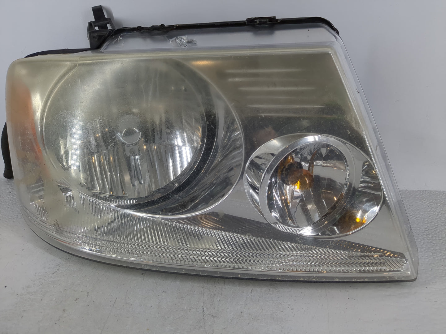 2004-2008 Ford F-150 Passenger Right Oem Head Light Headlight Lamp - Oemusedautoparts1.com