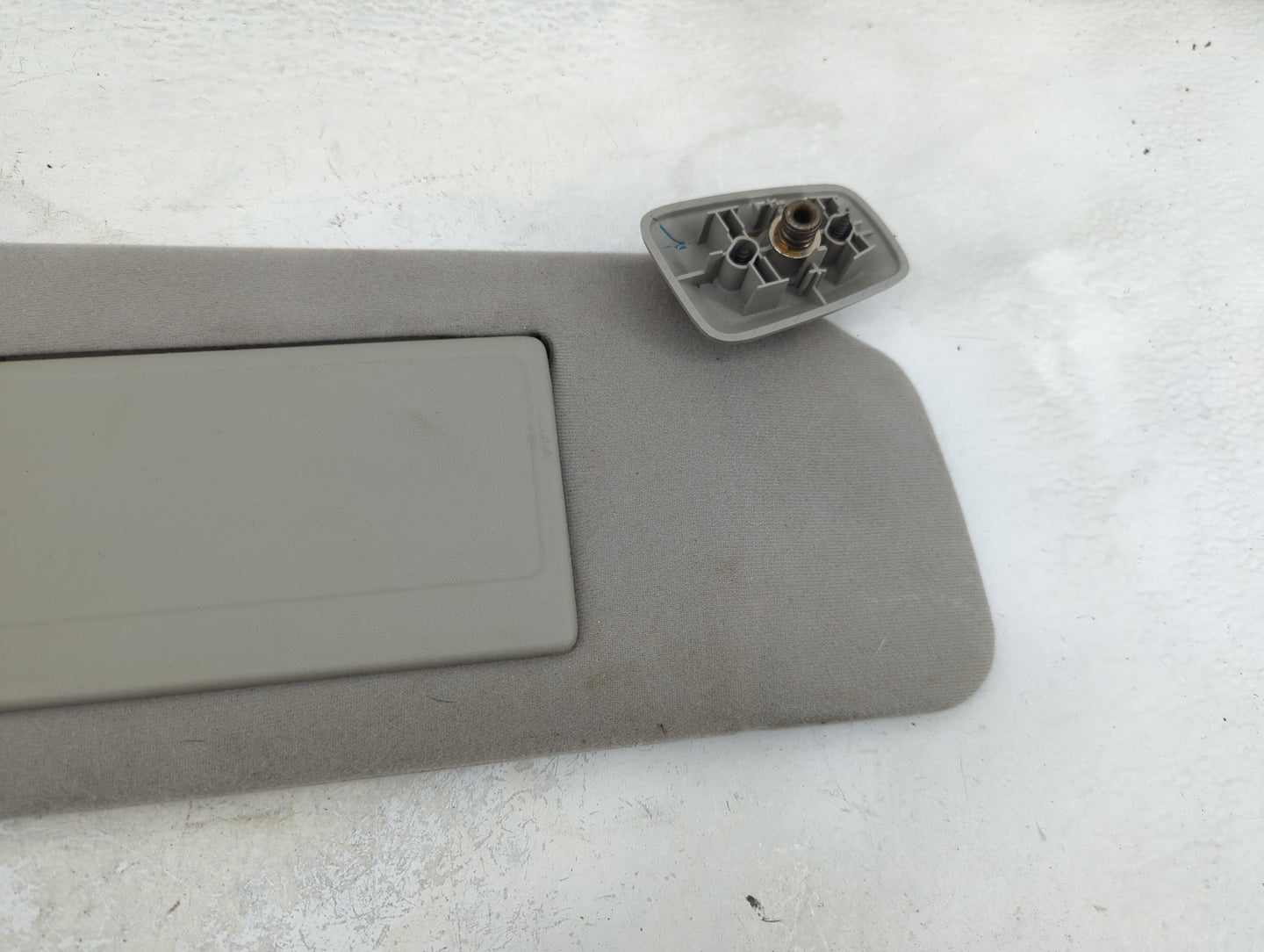 2004-2008 Ford F-150 Sun Visor Shade Replacement Passenger Right Mirror Fits Fits 2004 2005 2006 2007 2008 OEM Used Auto Par
