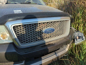 2004-2008 Ford F-150 Front Grille Bumper Not Included - Oemusedautoparts1.com