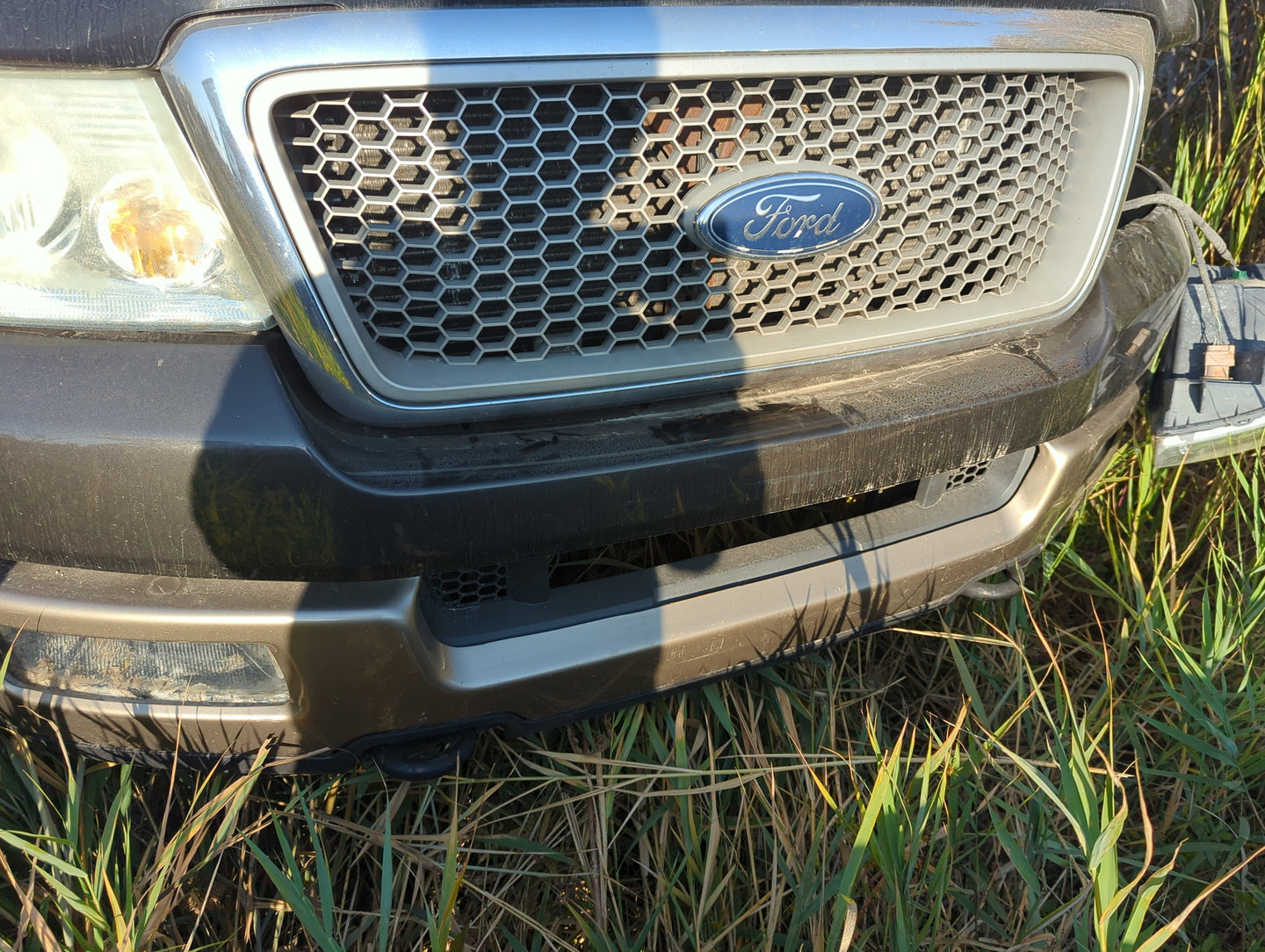 2004-2005 Ford F-150 Front Bumper - Oem - Oemusedautoparts1.com