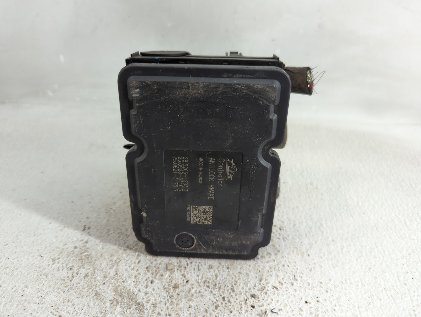 2005-2006 Ford F-150 ABS Pump Control Module Replacement P/N:982 589 23143 5 Fits Fits 2005 2006 OEM Used Auto Parts - Oemus