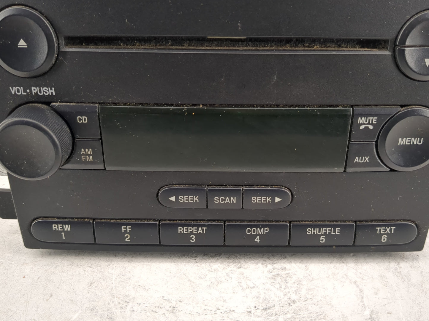 2005-2006 Ford F-150 Radio AM FM Cd Player Receiver Replacement P/N:5L3T-18C869-AC Fits Fits 2005 2006 OEM Used Auto Parts -