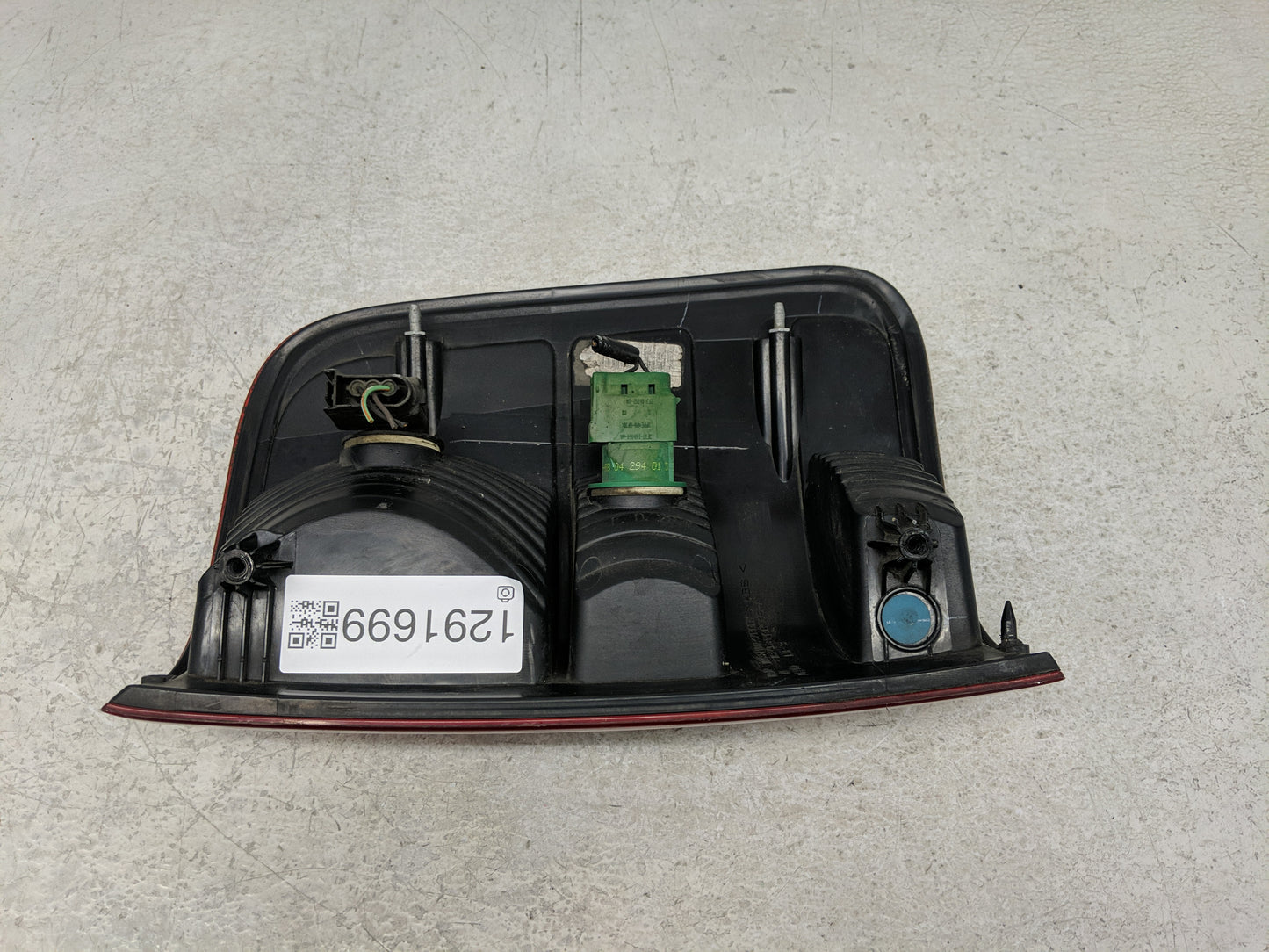 2004-2008 Ford F-150 Tail Light Assembly Driver Left OEM P/N:AL34-13B505-A Fits Fits 2004 2005 2006 2007 2008 OEM Used Auto 