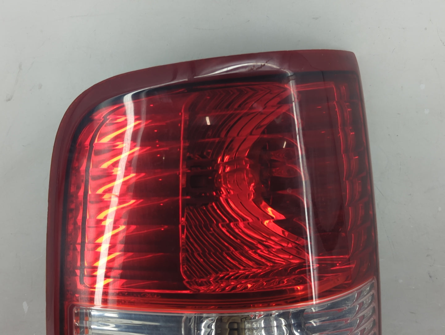 2004-2008 Ford F-150 Tail Light Assembly Driver Left OEM P/N:6L34-13B505-B 6L34-13B506-A Fits Fits 2004 2005 2006 2007 2008 
