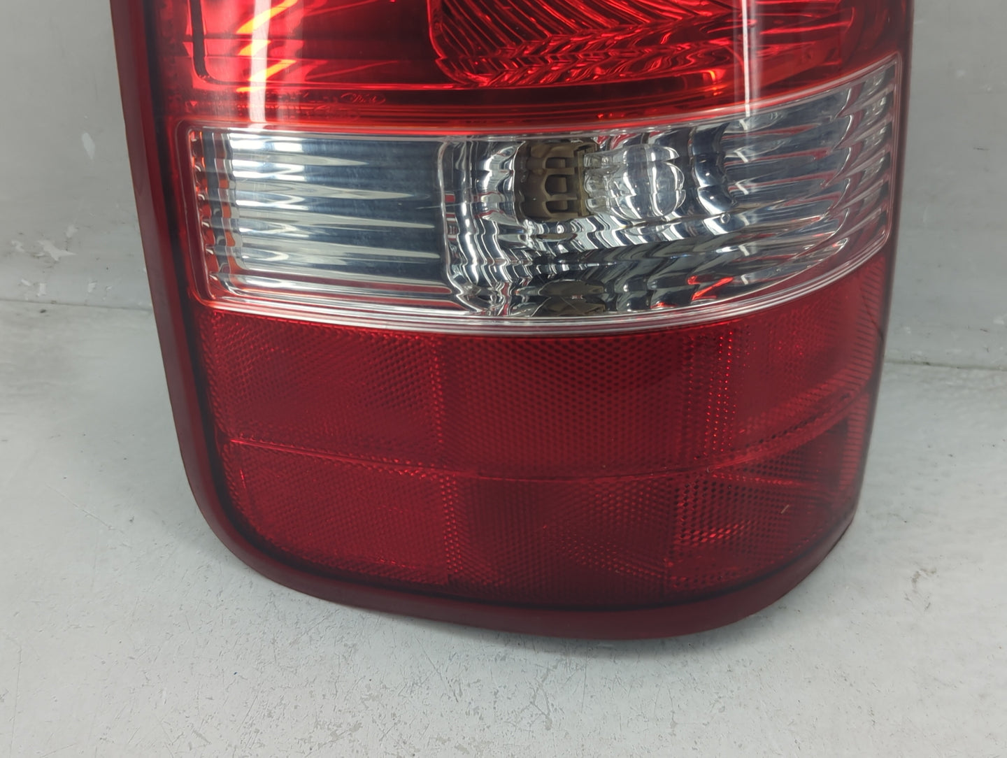 2004-2008 Ford F-150 Tail Light Assembly Driver Left OEM P/N:6L34-13B505-B 6L34-13B506-A Fits Fits 2004 2005 2006 2007 2008 