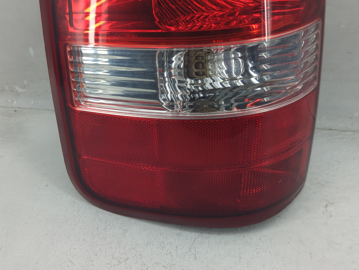 2004-2008 Ford F-150 Tail Light Assembly Driver Left OEM P/N:6L34-13B505-B 6L34-13B506-A Fits Fits 2004 2005 2006 2007 2008 